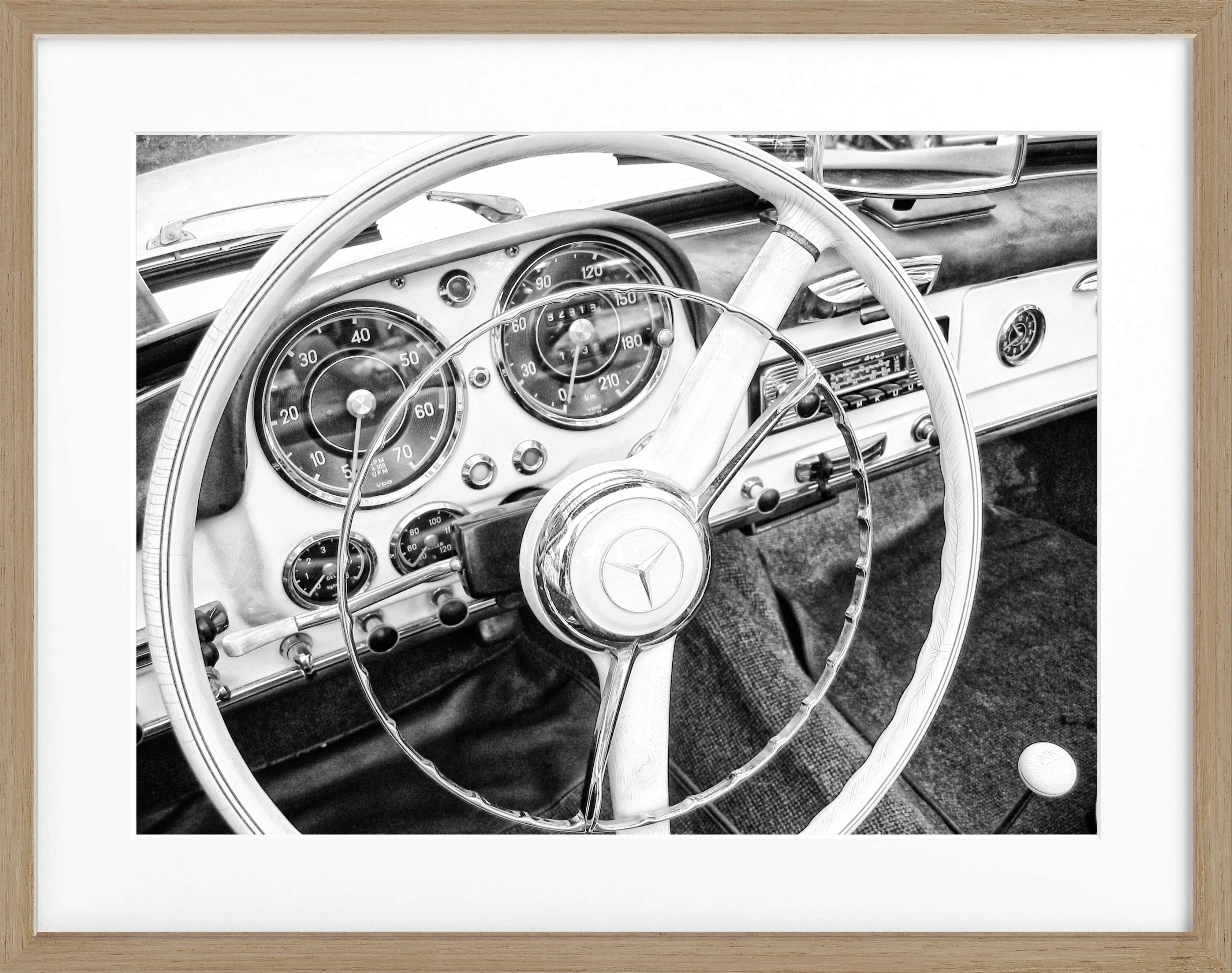 Poster mit Rahmen Mercedes by Cosman-Photocollection