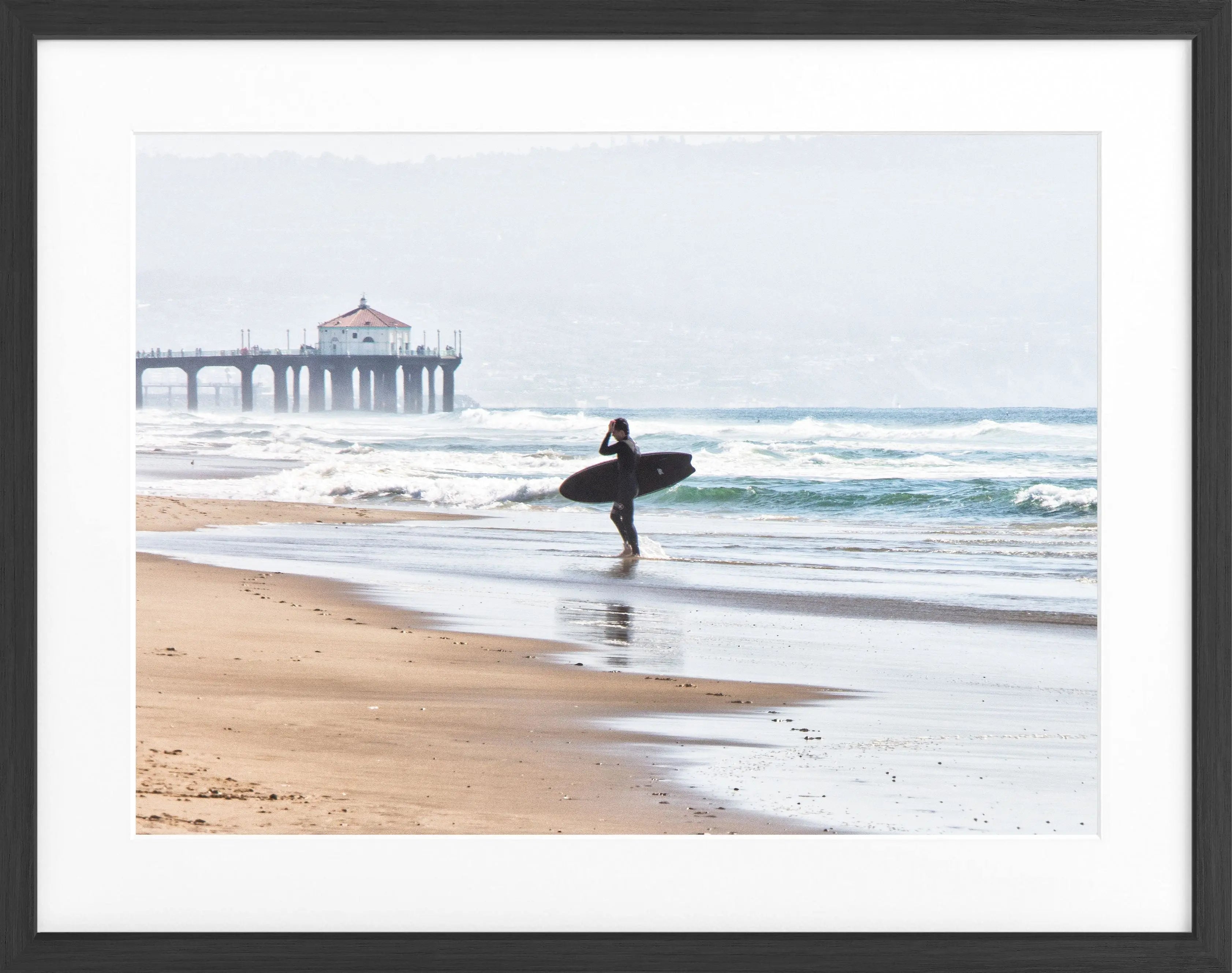 Poster mit Rahmen Kalifornien Manhattan Beach ’Surfer’