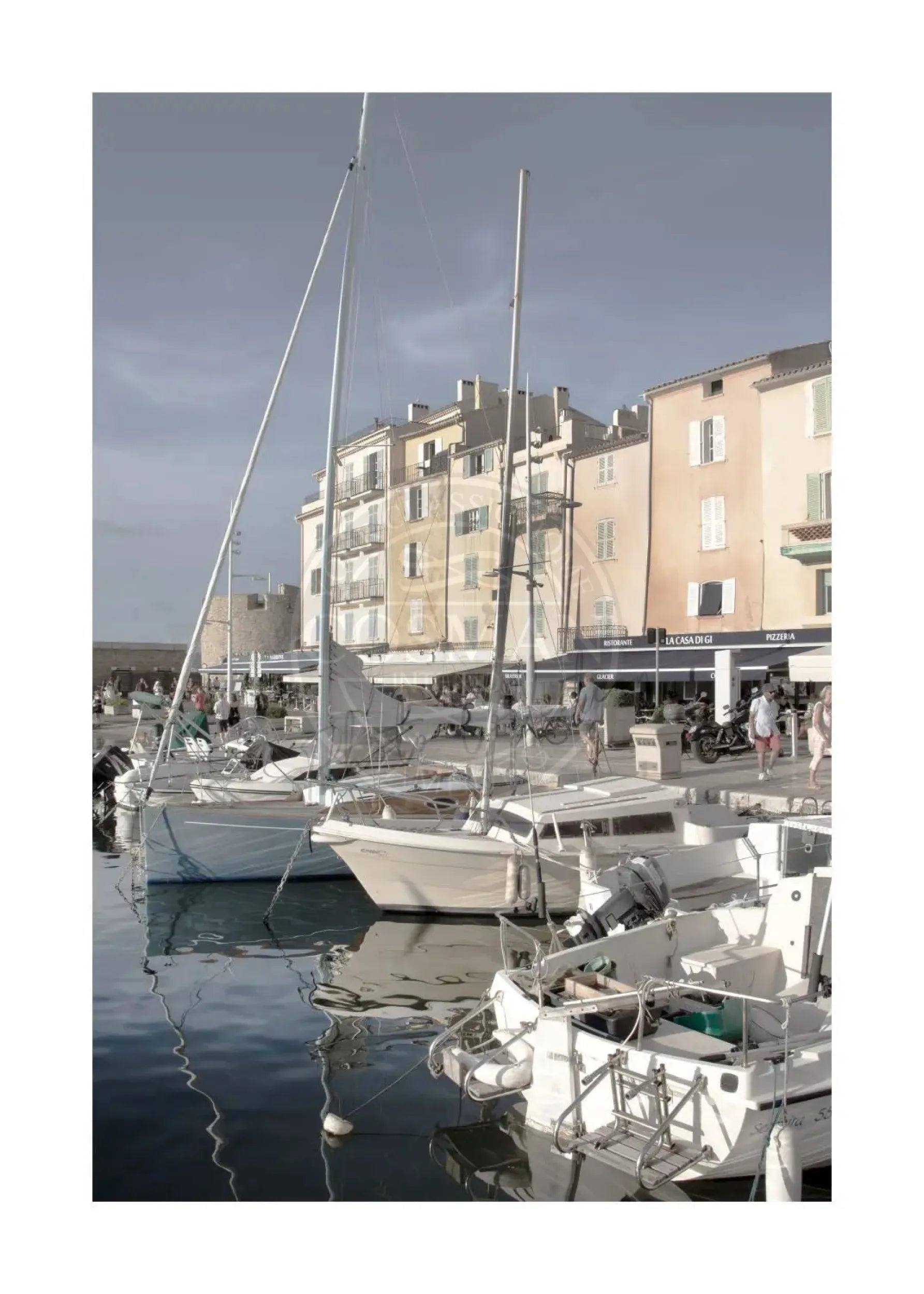 Schwarz-weiß Poster 'Hafen' Saint Tropez von Cosman-Photocollection, 21x29,7 cm, mit weißem Rand, A4 Format.