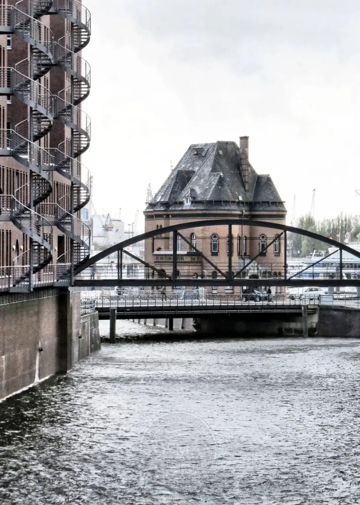 Schwarz-Weiß-Poster der Hamburger Speicherstadt von Cosman-Photocollection, A4-Größe, mit weißem Rand, hochwertiger Druck