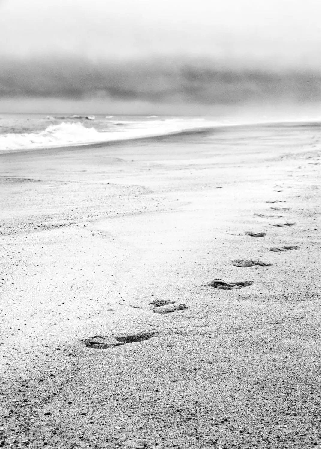 Schwarz-weiß Poster von Hamptons Long Island Beach mit weißem Rand, von Cosman-Photocollection, A4-Größe 21x29,7 cm.