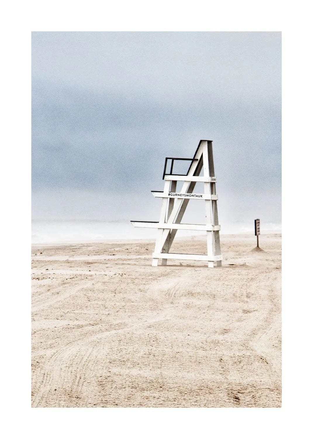 Schwarz-weiß Poster Hamptons Long Island ’Beach’ von Cosman-Photocollection, 21x29,7 cm, mit weißem Rand.