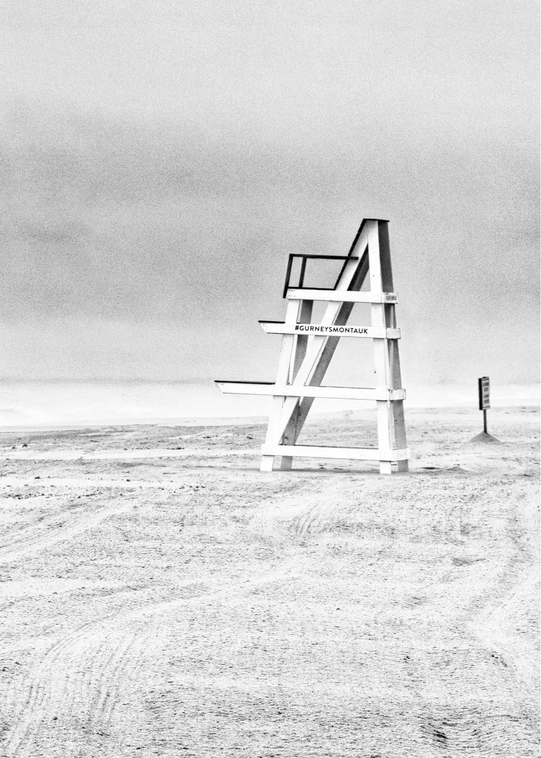 Schwarz-weiß Poster Hamptons Long Island Beach von Cosman-Photocollection, A4-Größe mit weißem Rand, Fotokunstdruck