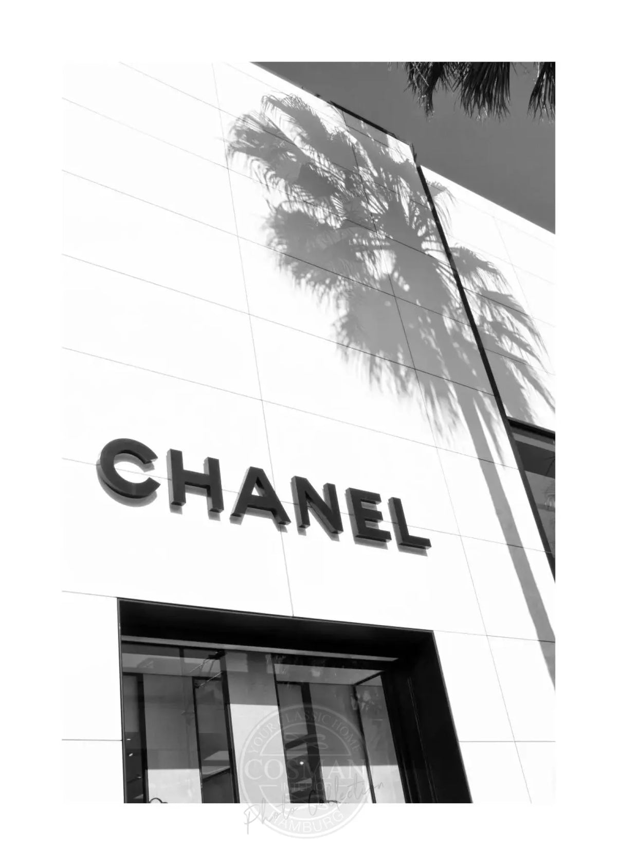 Schwarz-Weiß-Poster von Beverly Hills in Kalifornien mit Chanel-Logo, 21x29,7 cm, von Cosman-Photocollection.