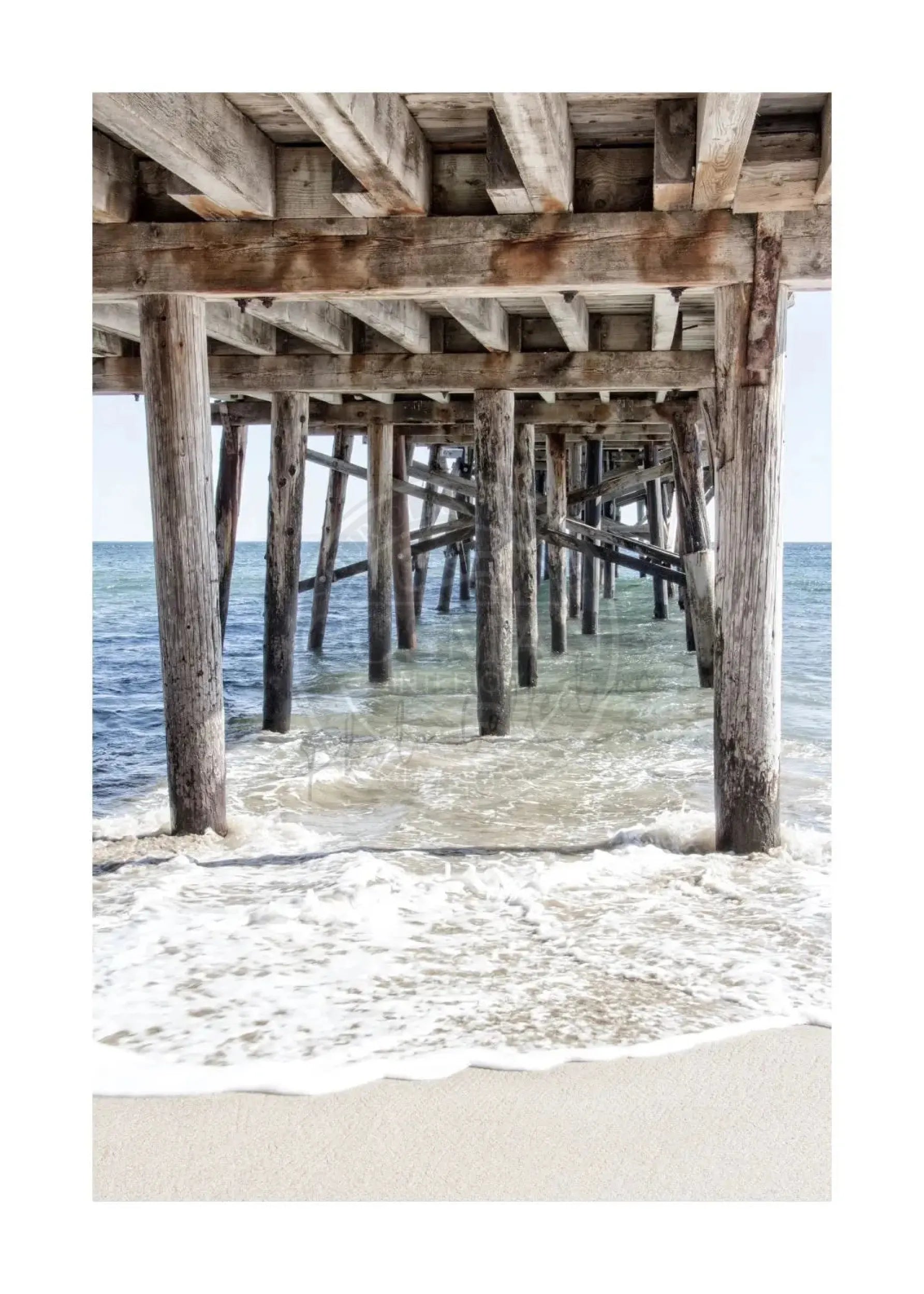 Schwarz-weiß Poster von Malibu Pier in Kalifornien, 21x29,7 cm, von Cosman-Photocollection, mit weißem Rand.