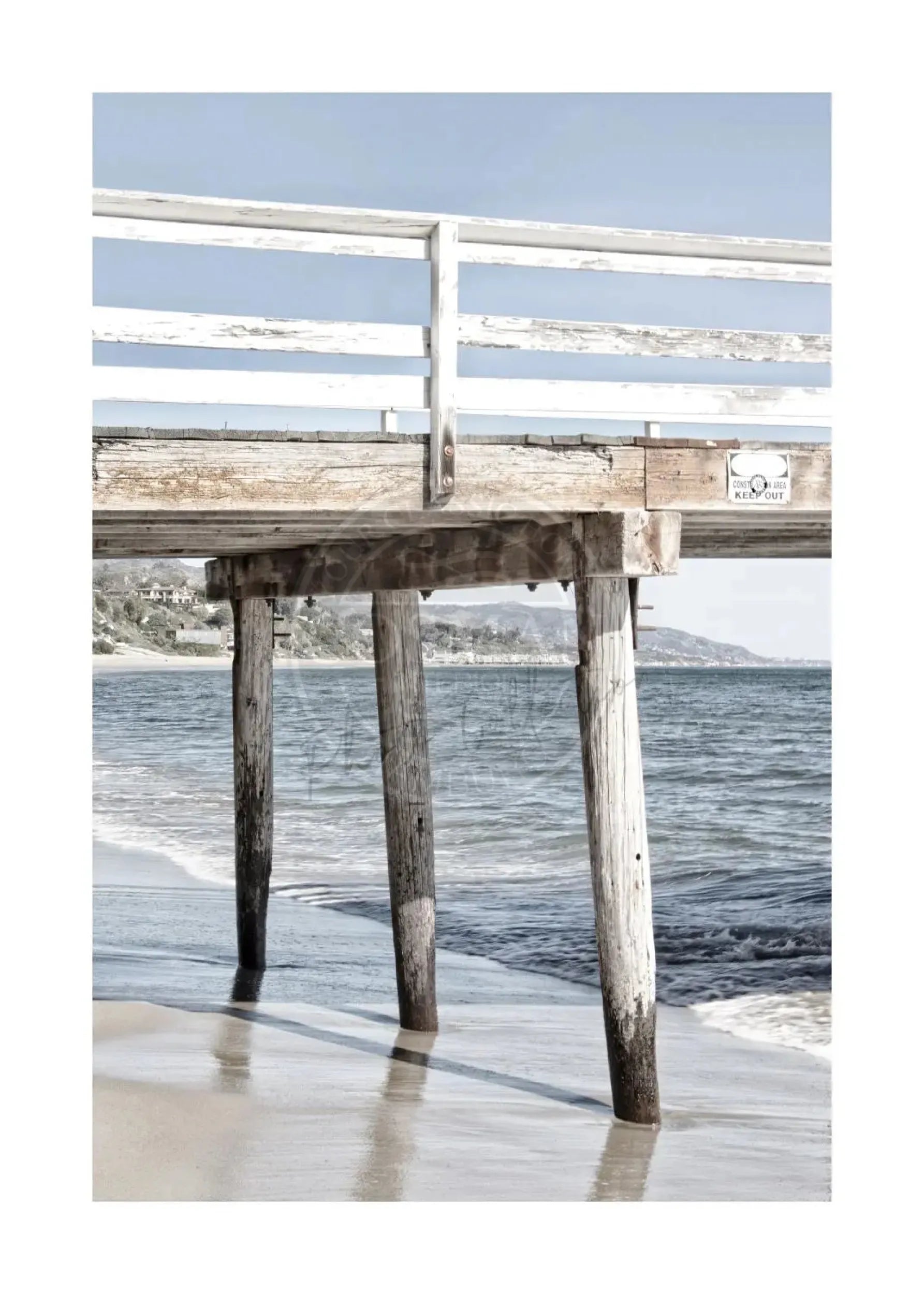 Schwarz-weiß Poster von Malibu Pier in Kalifornien, 21x29,7cm, von Cosman-Photocollection, mit weißem Rand.