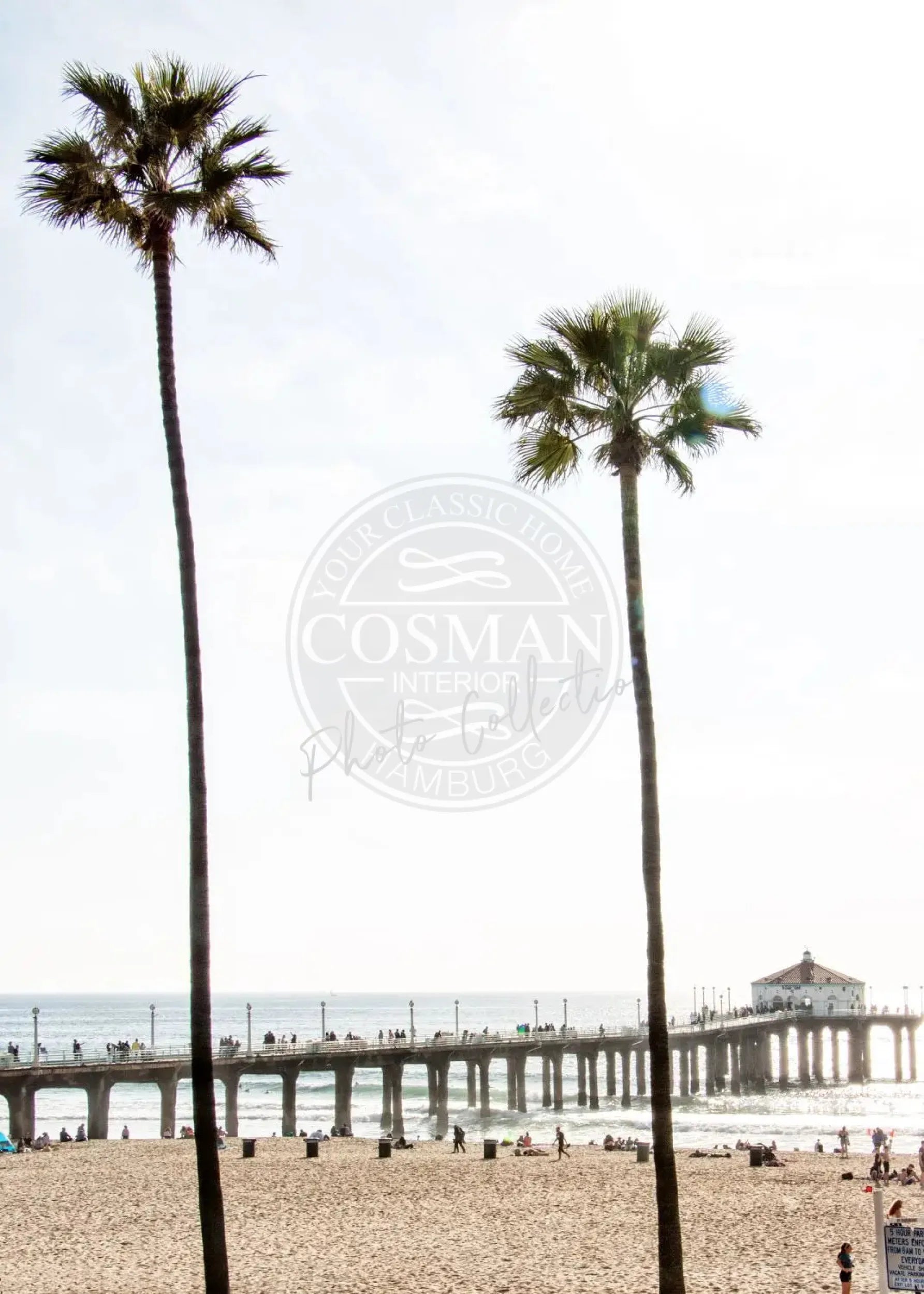 Schwarz-weiß Poster von Manhattan Beach, Kalifornien, im A4-Format, von Cosman-Photocollection, mit weißem Rand.