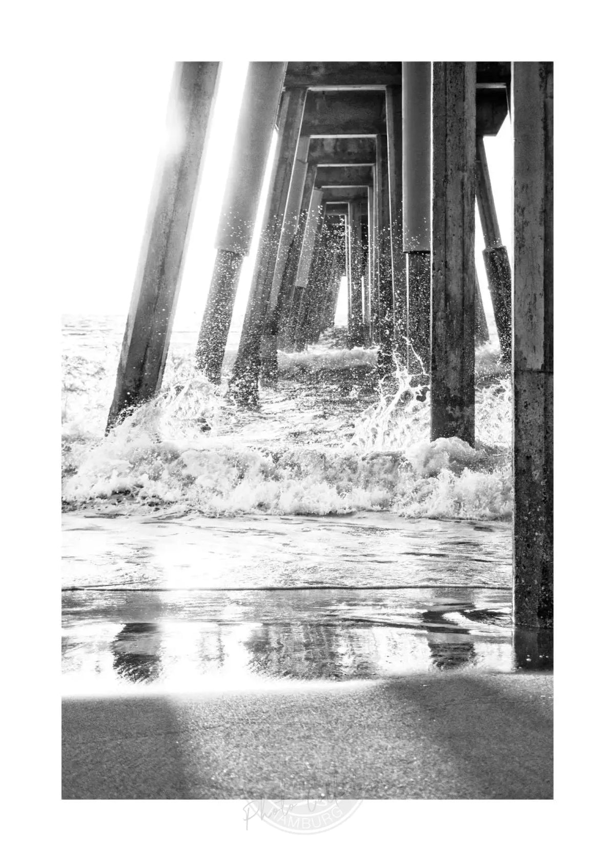 Schwarz-weiß Poster von Kalifornien ’Pier’ mit weißem Rand, 21x29,7cm, von Cosman-Photocollection.