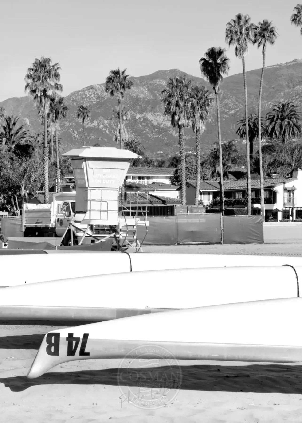 Schwarz-weiß Poster von Santa Barbara, Kalifornien, im A4-Format von Cosman-Photocollection, mit weißem Rand.