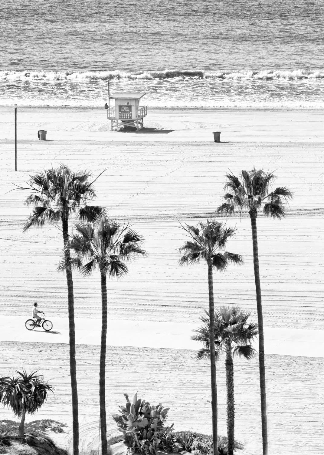 Schwarz-weiß Poster von Santa Monica Beach in Kalifornien, 21x29,7 cm, von Cosman-Photocollection, mit weißem Rand