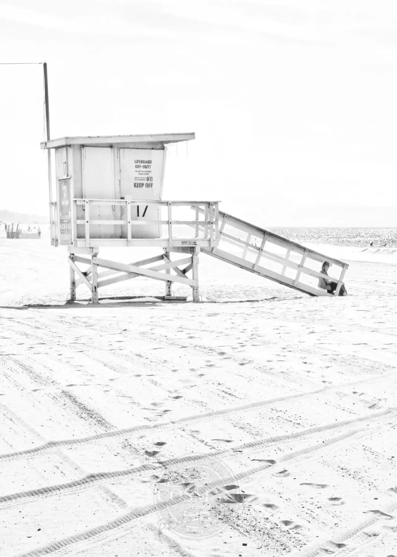 Schwarz-weiß Poster von Santa Monica Beach Lifeguard in Kalifornien, 21x29,7 cm, von Cosman-Photocollection.
