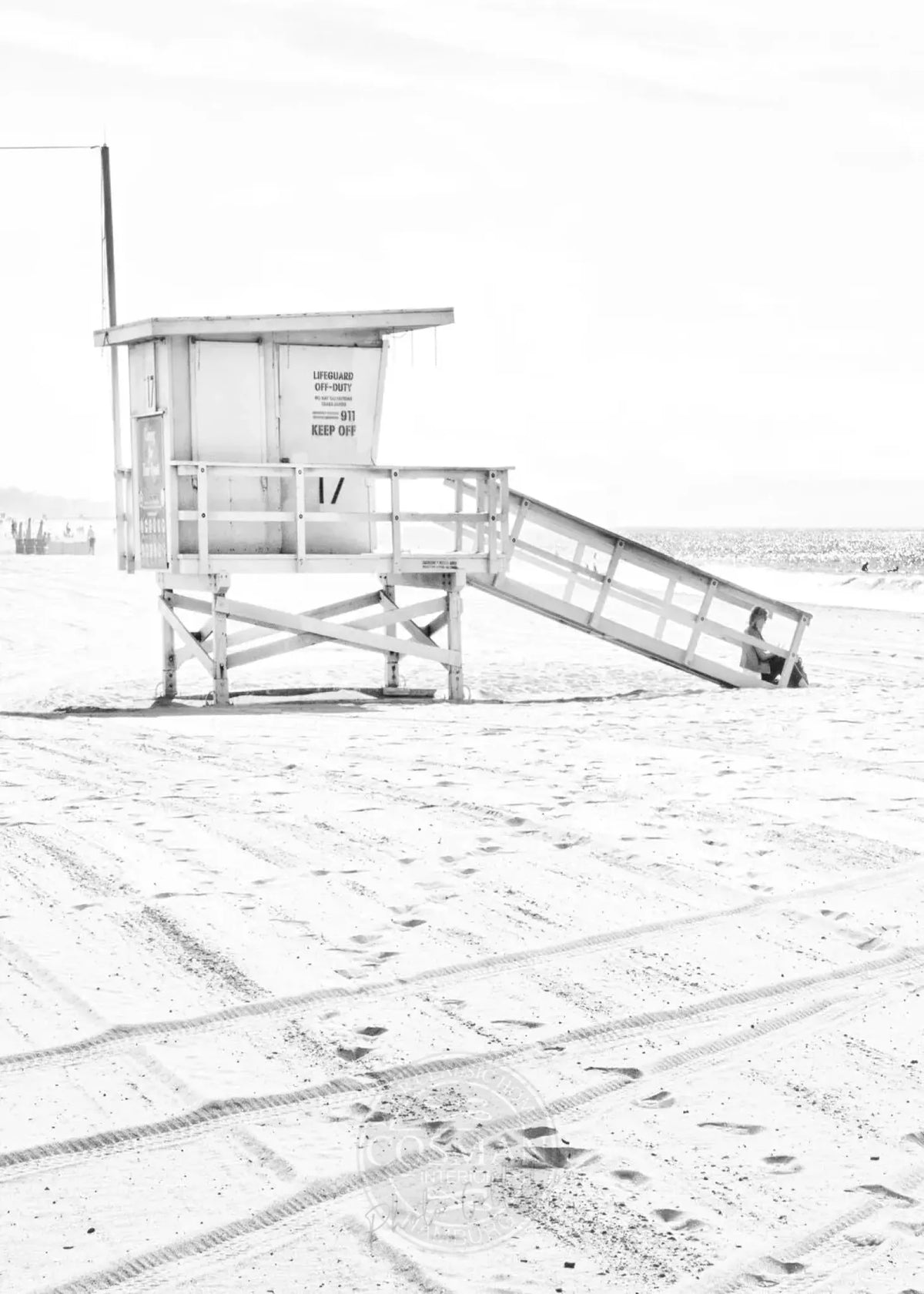 Schwarz-weiß Poster von Santa Monica Beach Lifeguard in Kalifornien, 21x29,7 cm, von Cosman-Photocollection.
