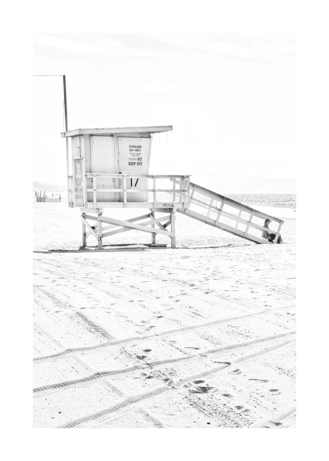 Schwarz-weiß Poster von Santa Monica Beach Lifeguard in Kalifornien, 21x29,7 cm, von Cosman-Photocollection.