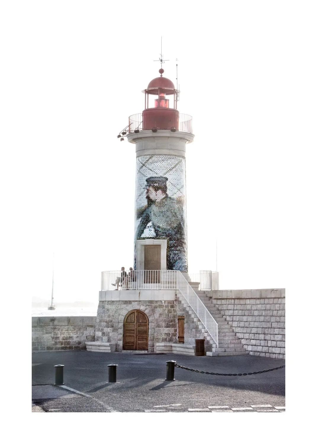 Schwarz-weiß Poster des Leuchtturms in Saint Tropez, 21x29,7 cm, von Cosman-Photocollection, mit weißem Rand.