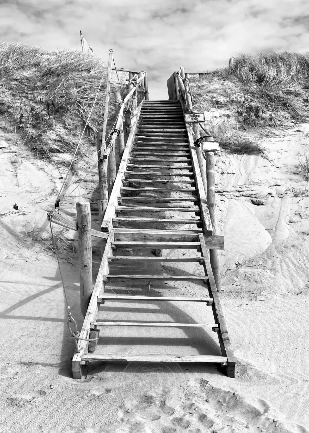 Schwarz-Weiß-Poster von Sylt mit Dünen in Hörnum, 21x29,7 cm, von Cosman-Photocollection, mit weißem Rand