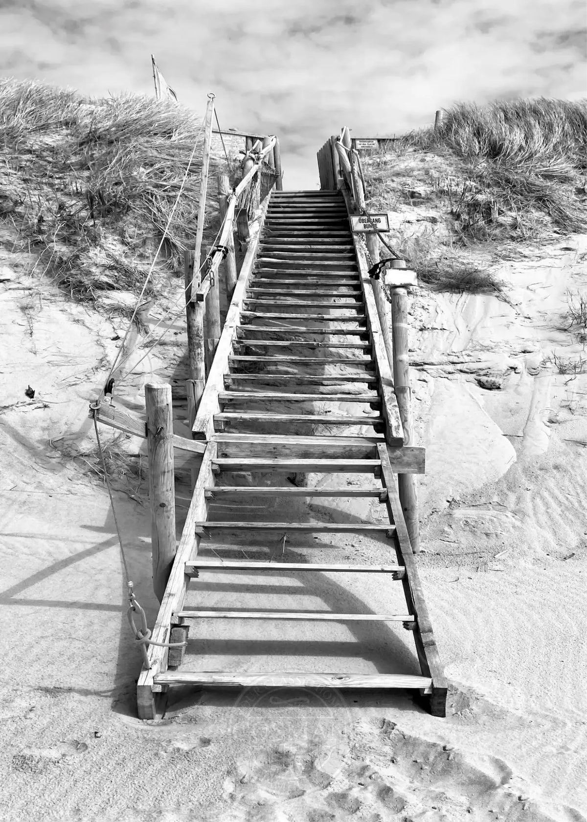 Schwarz-Weiß-Poster von Sylt mit Dünen in Hörnum, 21x29,7 cm, von Cosman-Photocollection, mit weißem Rand