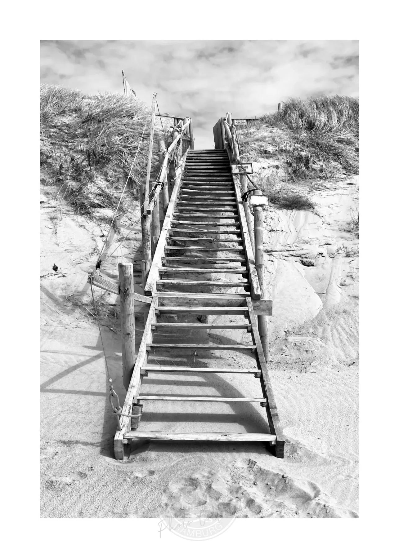 Schwarz-Weiß-Poster von Sylt mit Dünen in Hörnum, A4-Format, von Cosman-Photocollection.