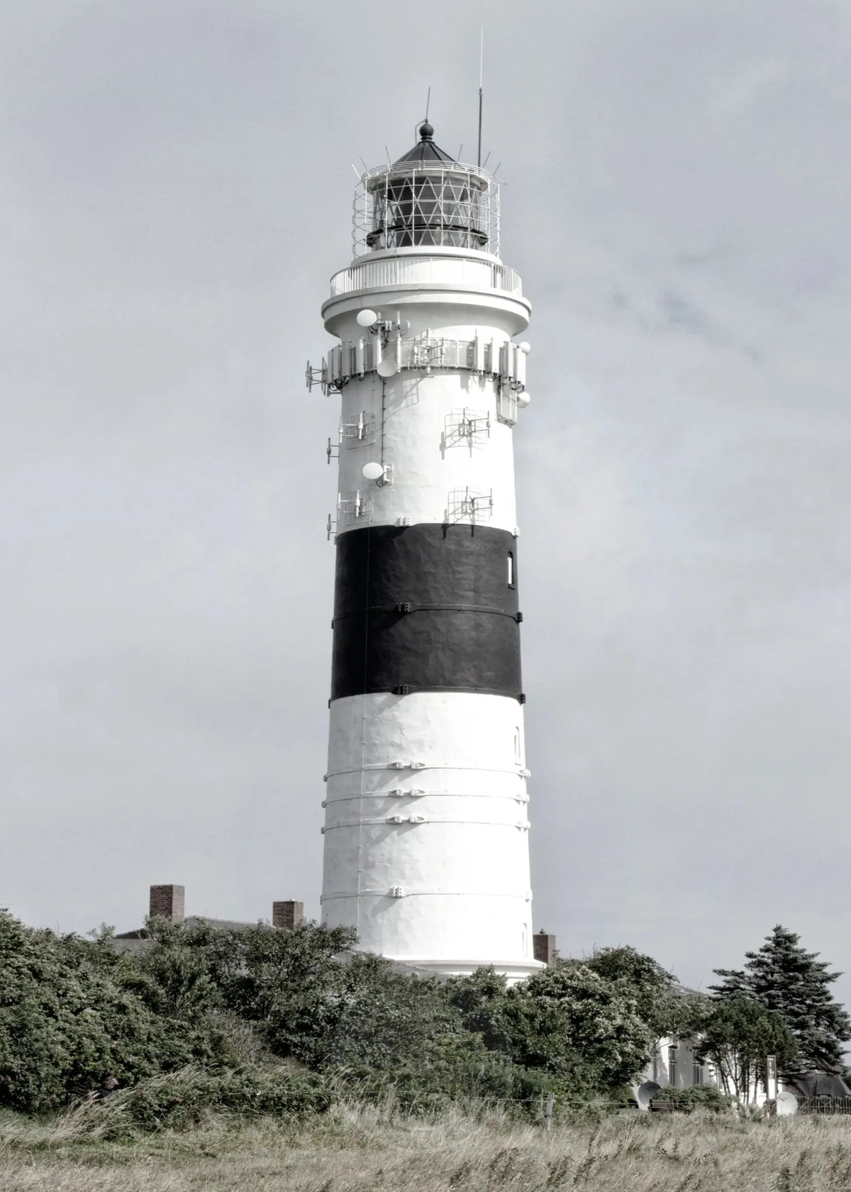 Schwarzweiß-Poster des Leuchtturms "Langer Christian" auf Sylt, Kampen, im A4-Format, von Cosman-Photocollection.