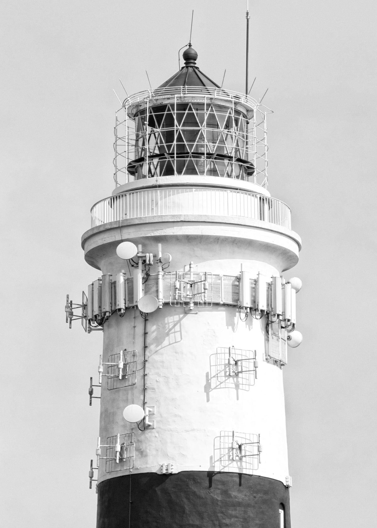 Schwarz-Weiß-Poster des Sylt Leuchtturms Kampen von Cosman-Photocollection im A4-Format, mit weißem Rand.