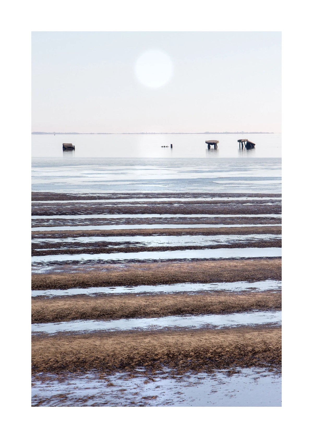 Schwarz-weiß Poster von Sylt mit Wattenmeer, 21x29,7 cm, von Cosman-Photocollection, mit weißem Rand.
