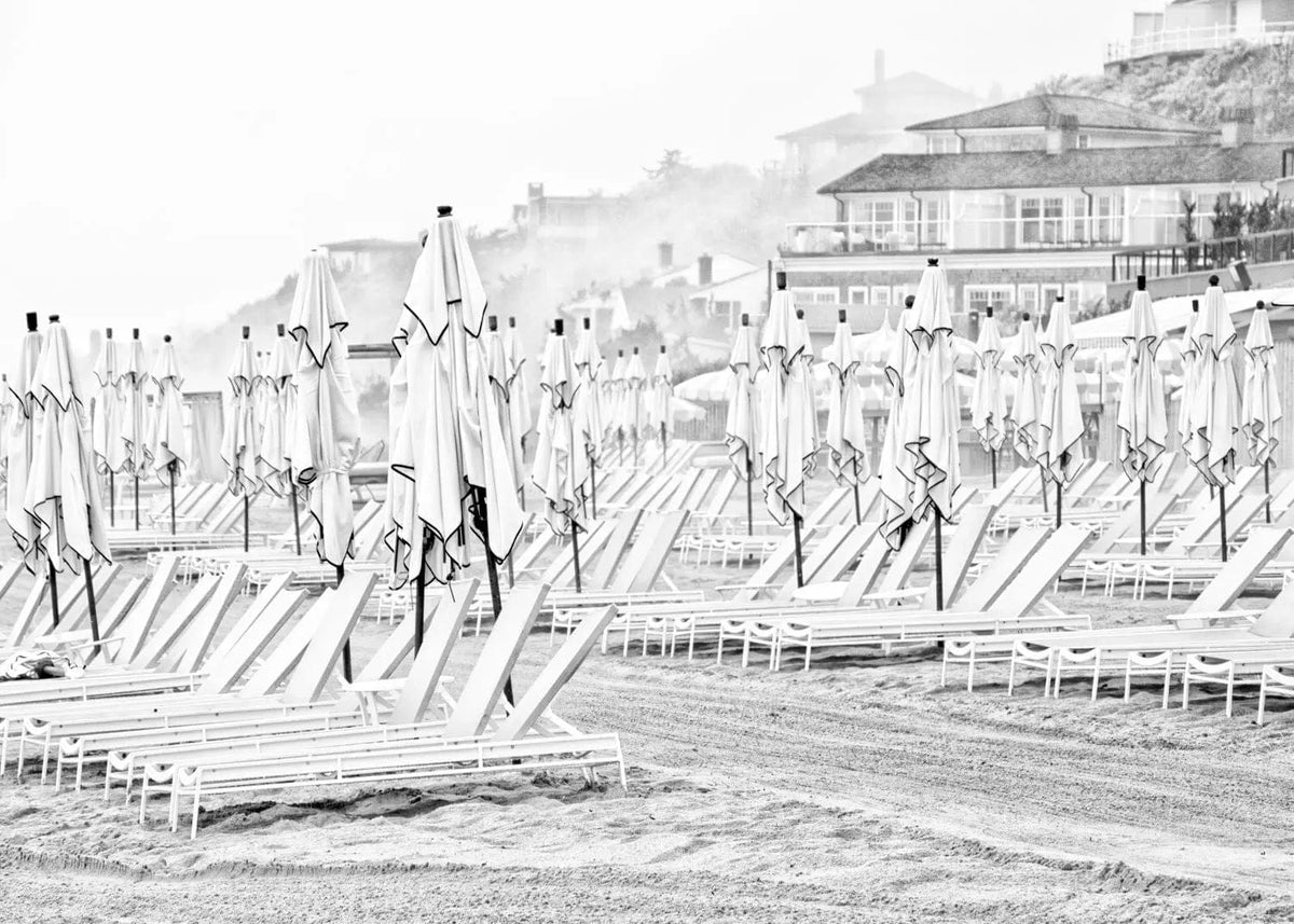 Schwarz-weiß-Poster Hamptons Long Island Beach von Cosman-Photocollection, A4 Größe, mit weißem Rand, elegant und stilvoll