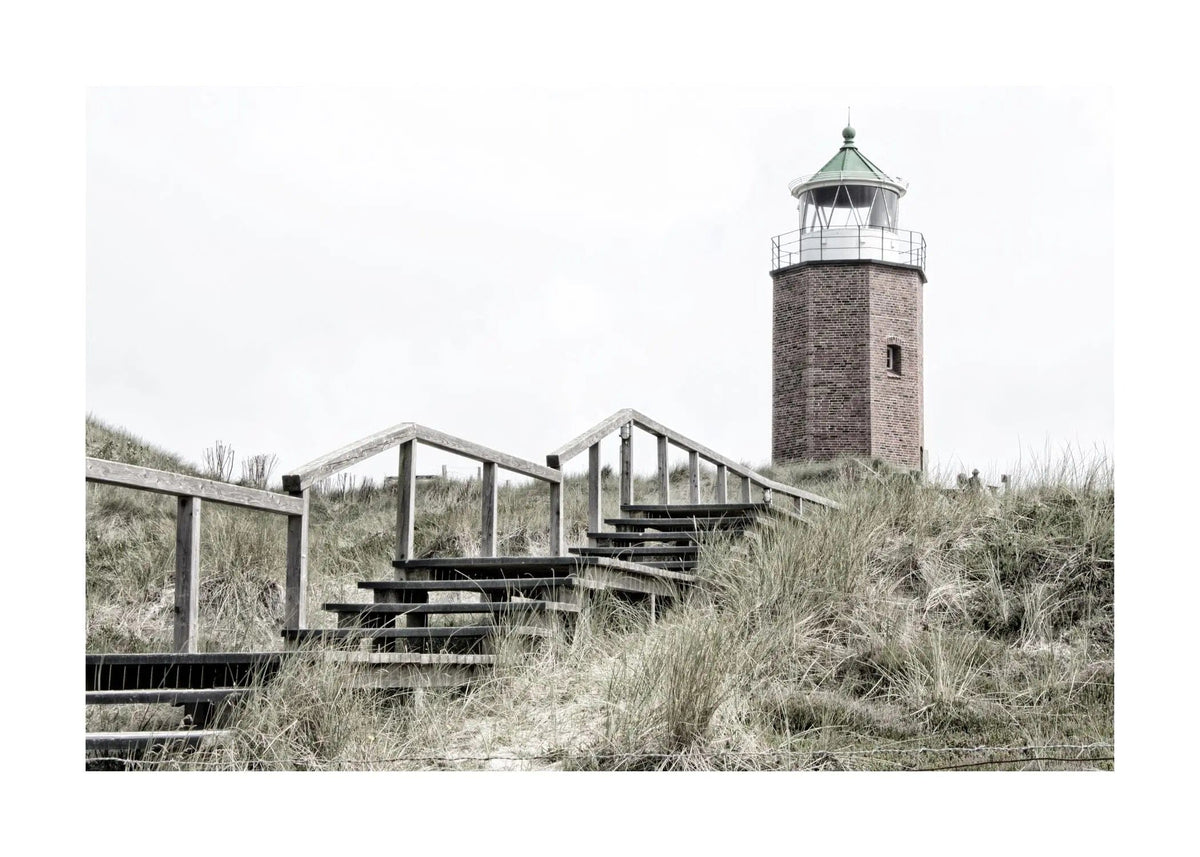 Schwarz-Weiß-Poster des Leuchtturms auf Sylt in Kampen, von Cosman-Photocollection, mit weißem Rand, A4-Größe.