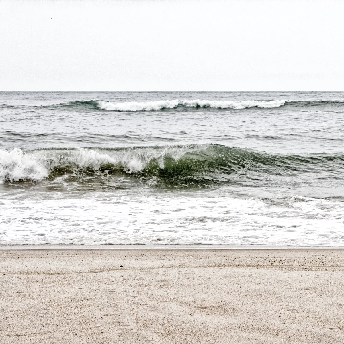 Schwarz-Weiß-Poster Hamptons Long Island Ocean von Cosman-Photocollection, 40x40 cm, mit weißem Rand, Wanddekoration