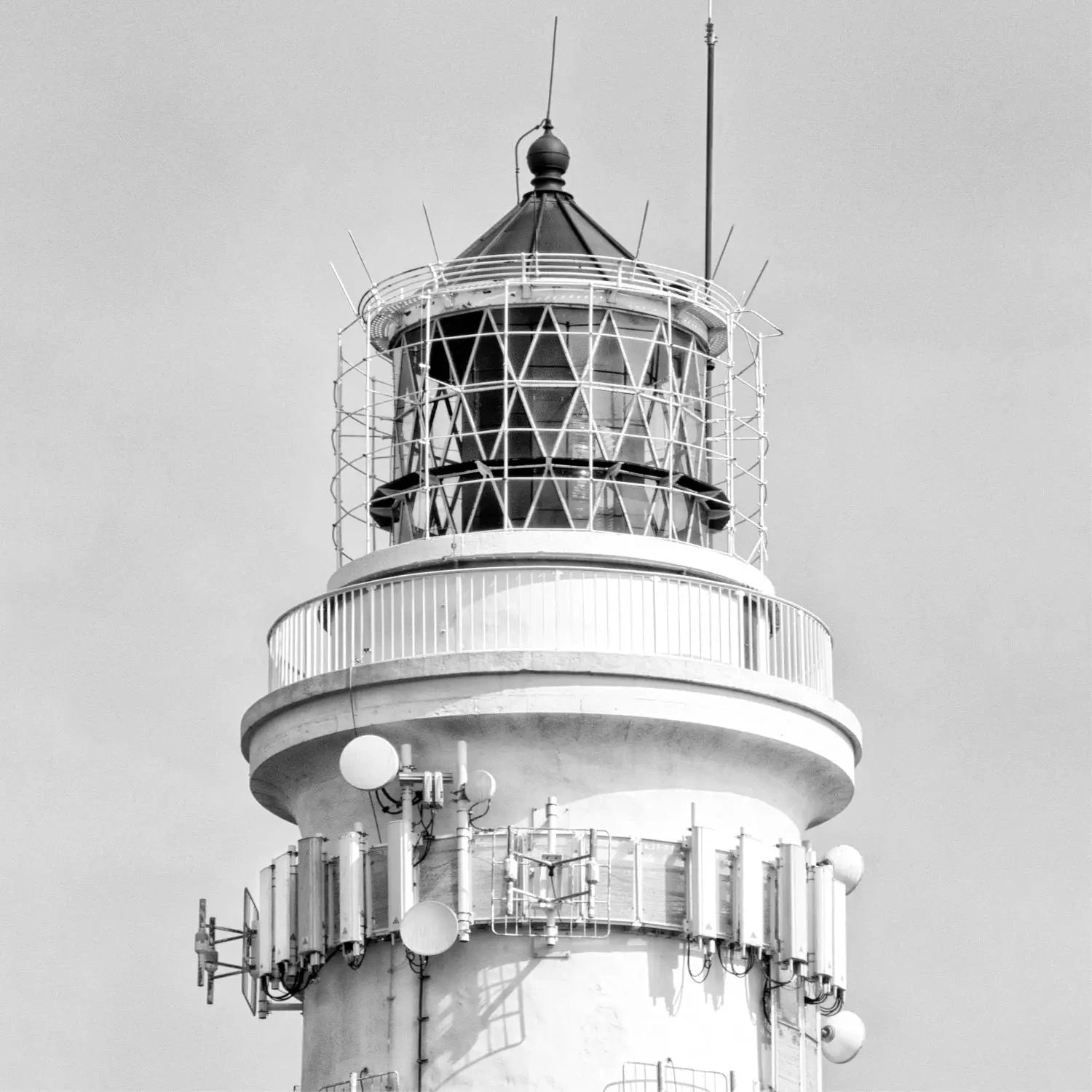 Schwarz-Weiß-Poster des Leuchtturms auf Sylt, Kampen, von Cosman-Photocollection, 40x40cm, mit weißem Rand.