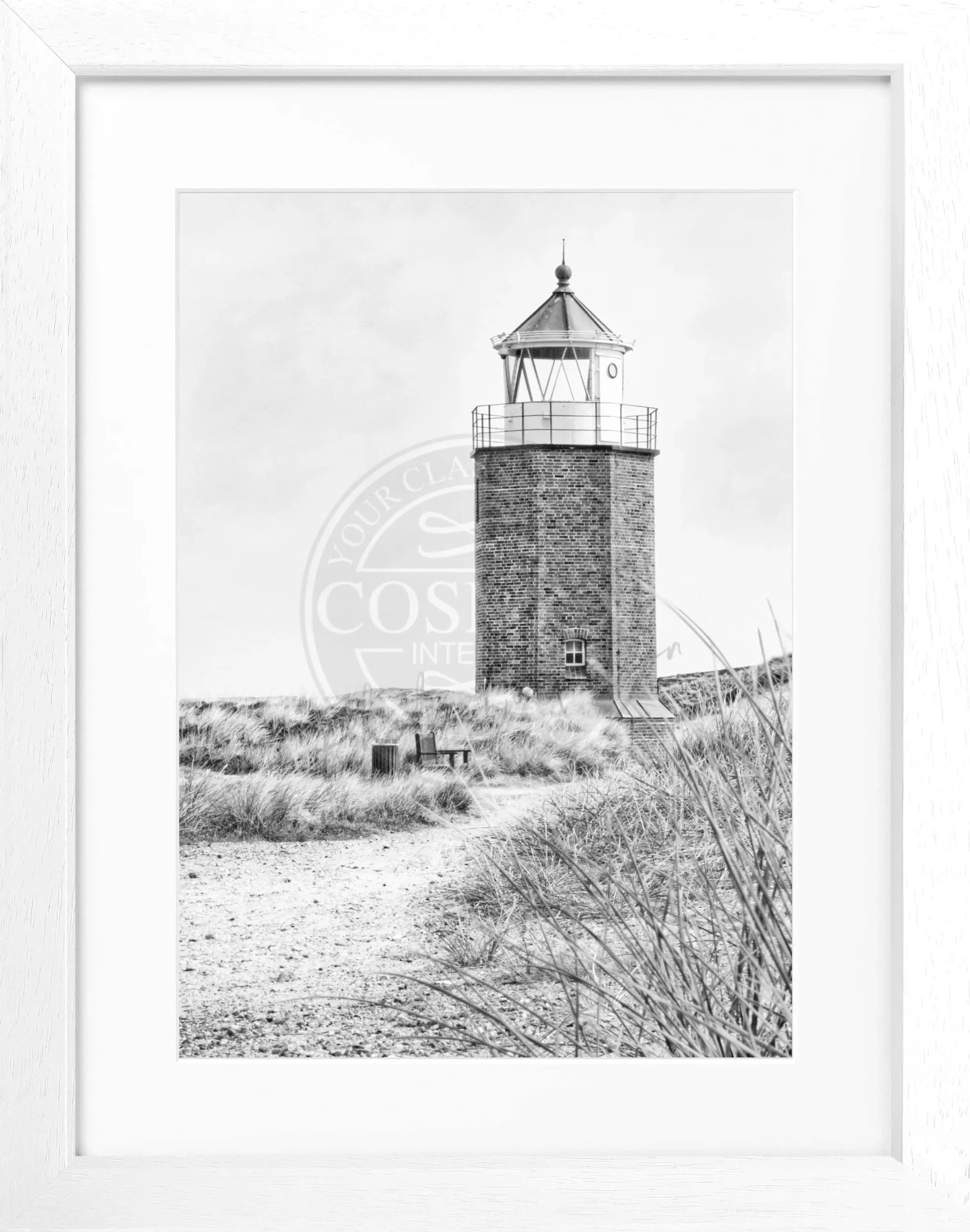 Schwarz-weiß Poster mit Rahmen, zeigt den Leuchtturm Sylt am Roten Kliff, von Cosman-Photocollection, 25x31 cm, SY64.