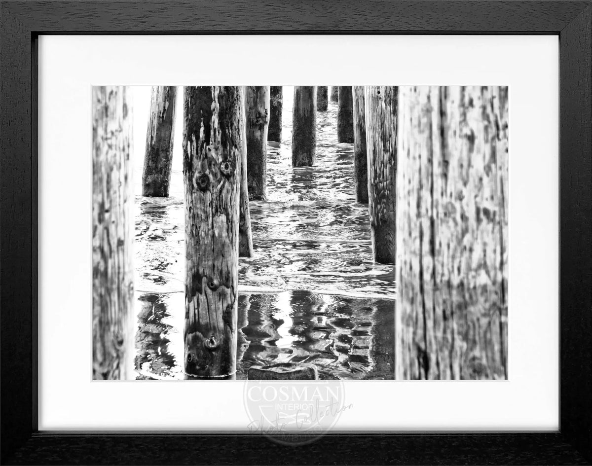 Schwarz-weiß Poster mit Rahmen von Kalifornien ’Pier’ von Cosman-Photocollection, 31x25 cm, kunstvolle Meeres- und Pier-Motiv