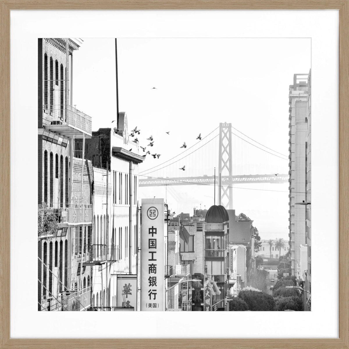 Schwarz-weiß Poster mit Rahmen von Cosman-Photocollection, Bay Bridge in San Francisco, quadratisches 55x55cm Motiv.