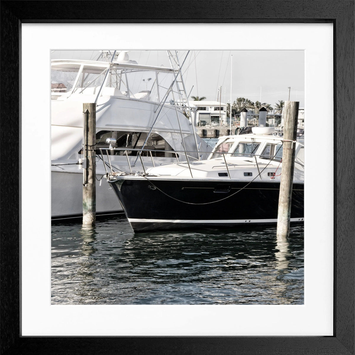 Schwarz-weiß Poster mit Rahmen ’Boat’ von Cosman-Photocollection, Florida Key West, quadratisches Wandbild, 55x55 cm