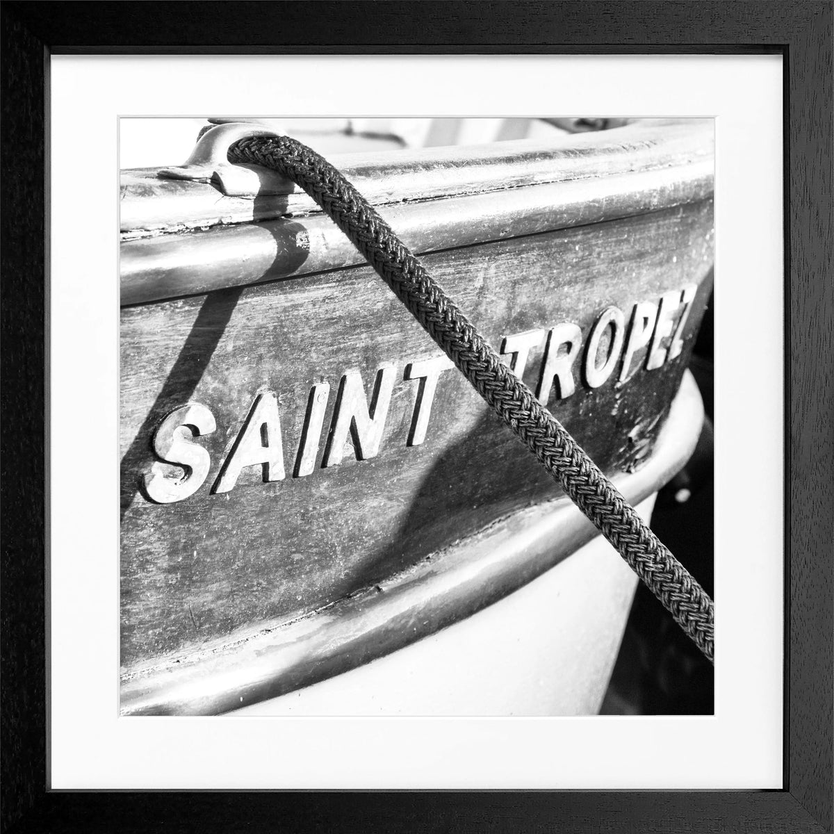 Schwarz-weiß Poster mit Rahmen von Cosman-Photocollection, Boot-Motiv in Saint Tropez, quadratisch 55x55cm, stilvoller Wanddekoration