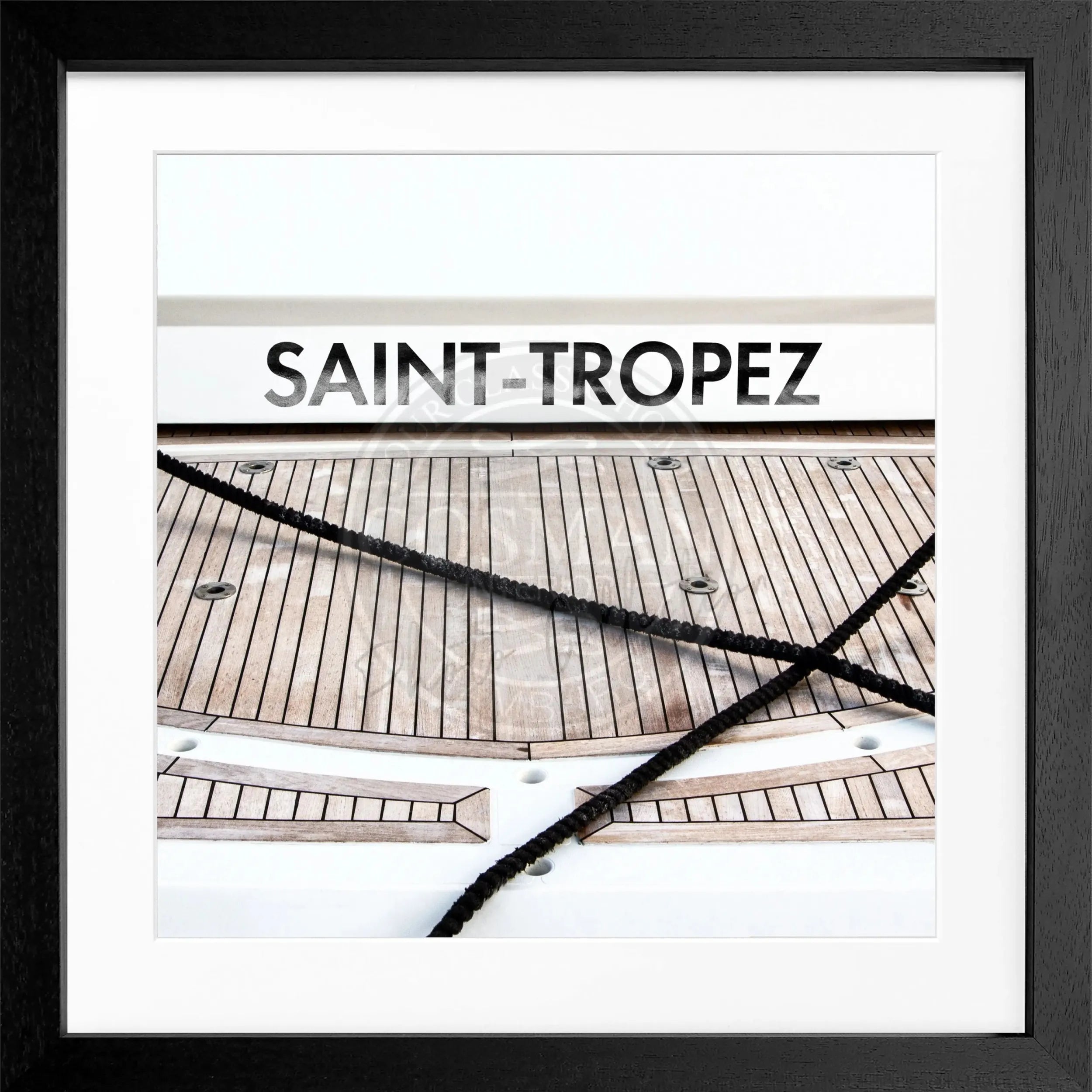 Schwarz-weiß Poster mit Rahmen 'Boot' Saint Tropez von Cosman-Photocollection, quadratisch, 55x55cm, maritime Motiv