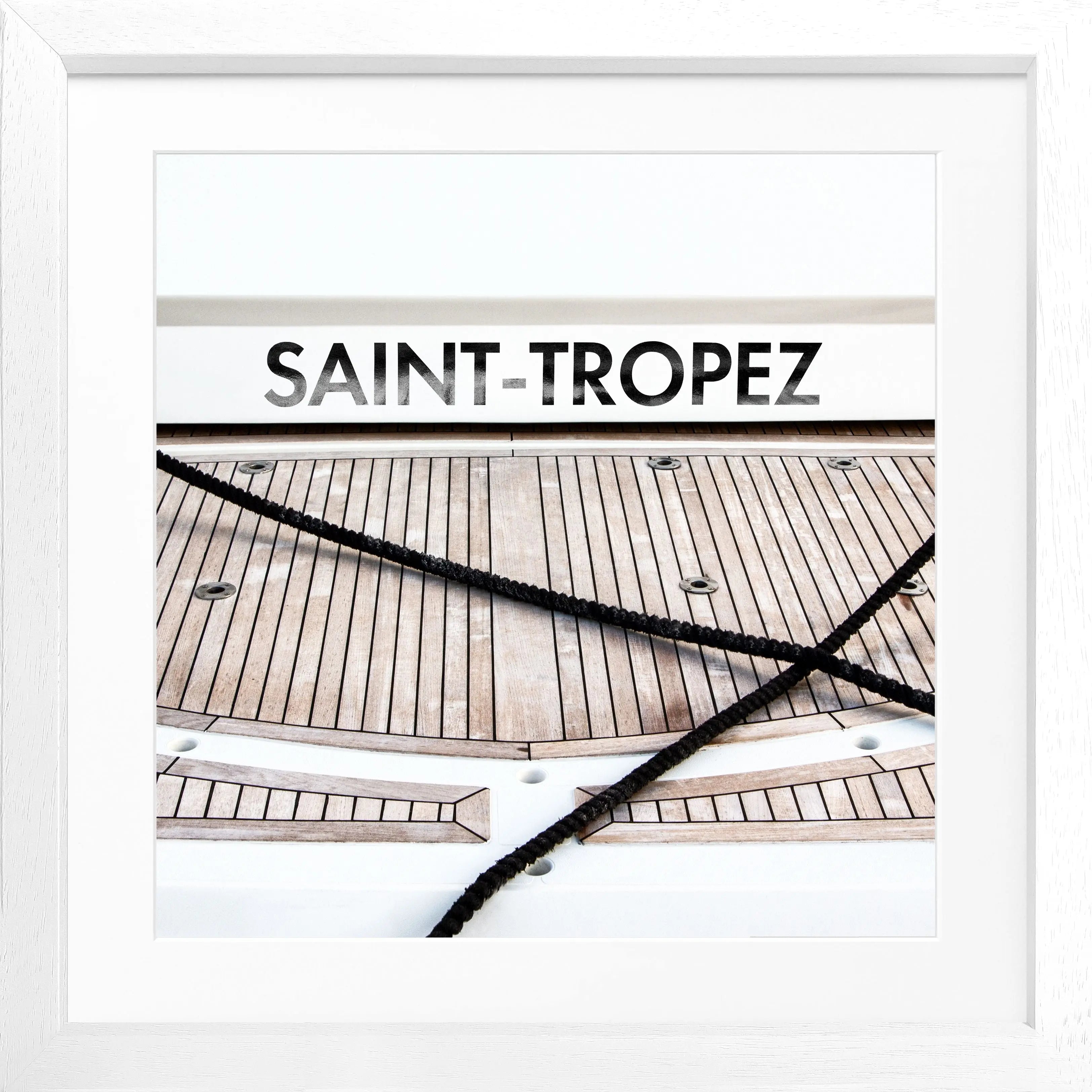 Schwarz-weiß Poster mit Rahmen ‚Boot’ Saint Tropez von Cosman-Photocollection, quadratisch, 55x55 cm, maritimes Motiv