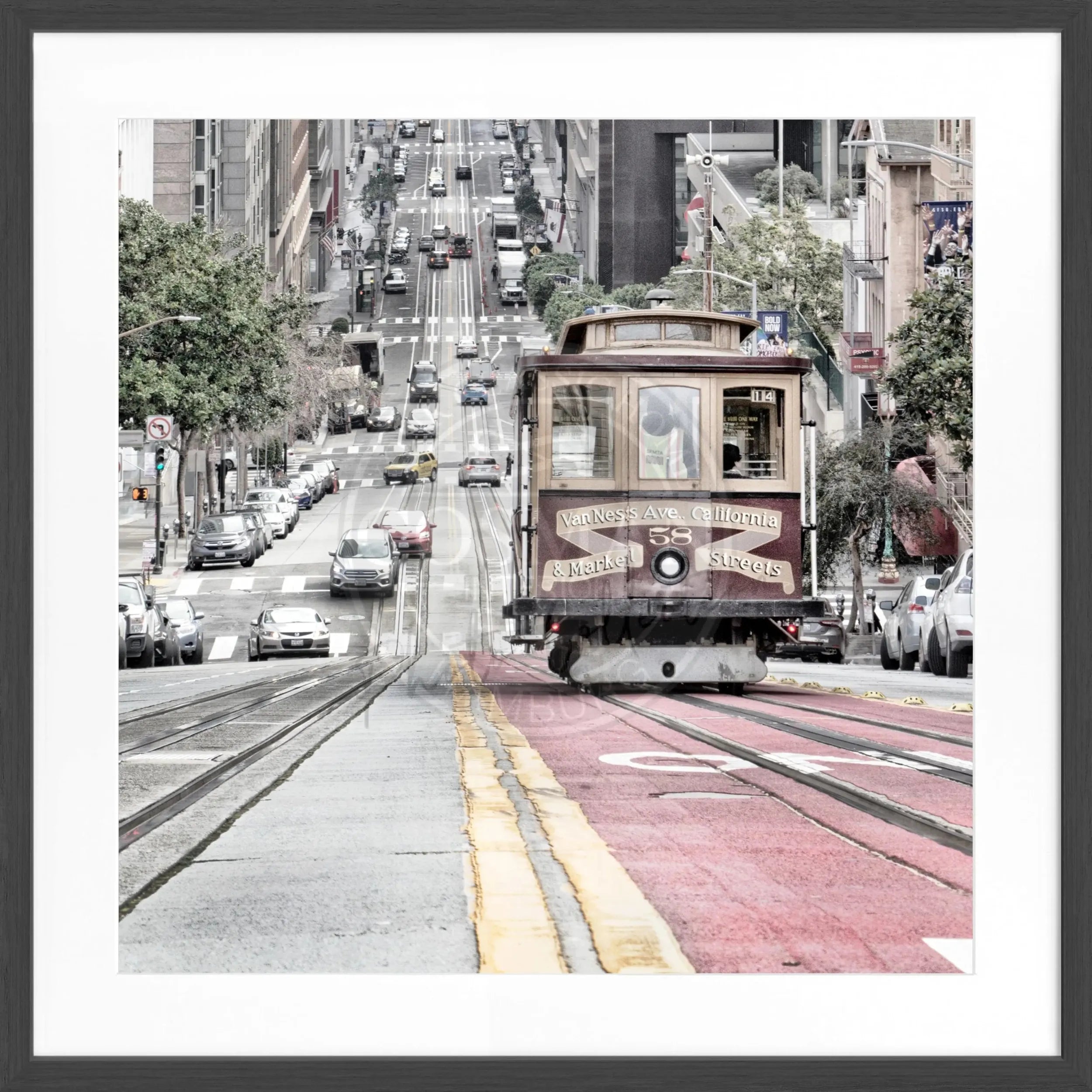 Schwarz-weiß Poster mit Rahmen von Cosman-Photocollection, zeigt Kabelstraßenbahnen in San Francisco, quadratisch 55x55cm