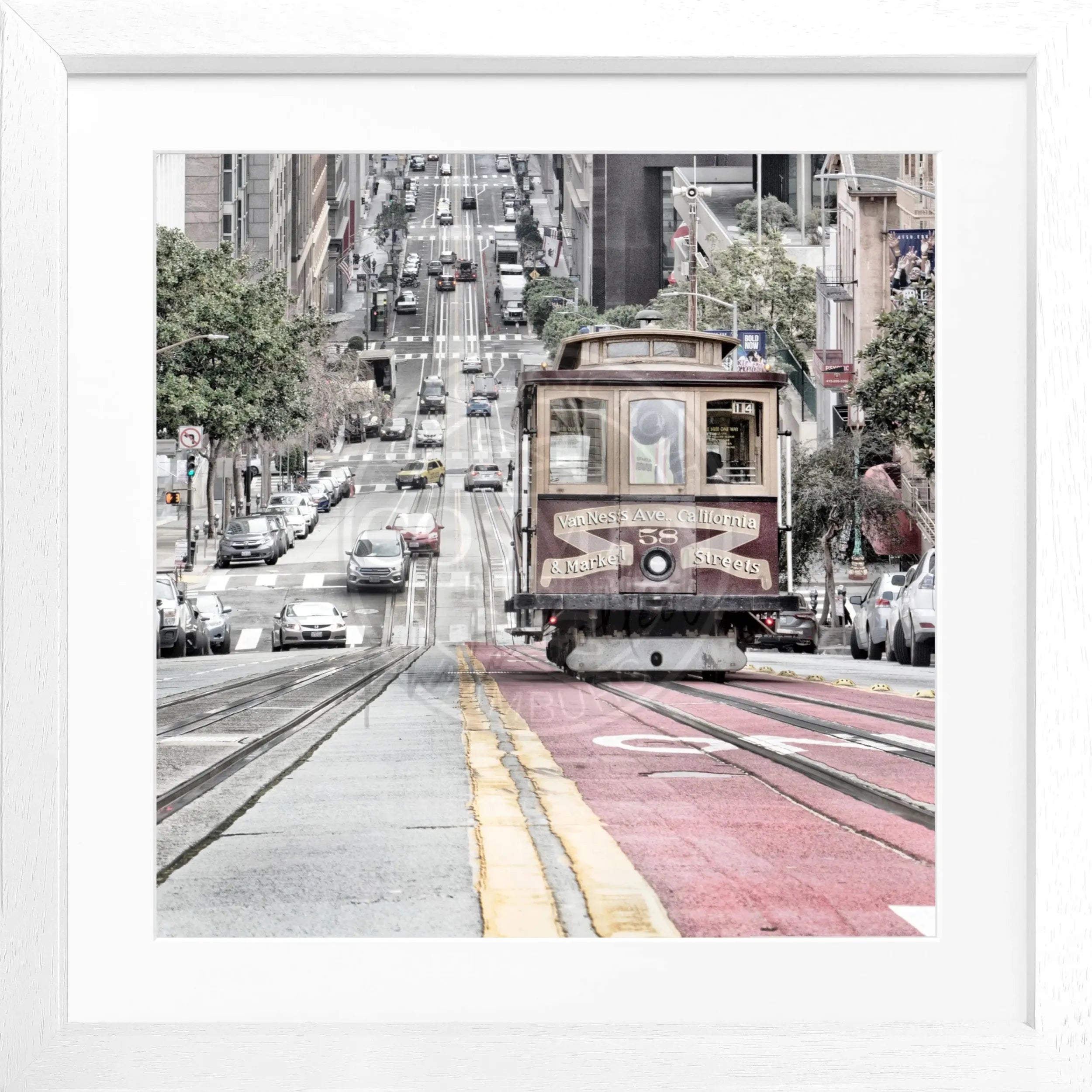 Schwarz-weiß Poster mit Rahmen von Cosman-Photocollection, zeigt San Francisco Cable Cars, quadratisch, 55x55cm.