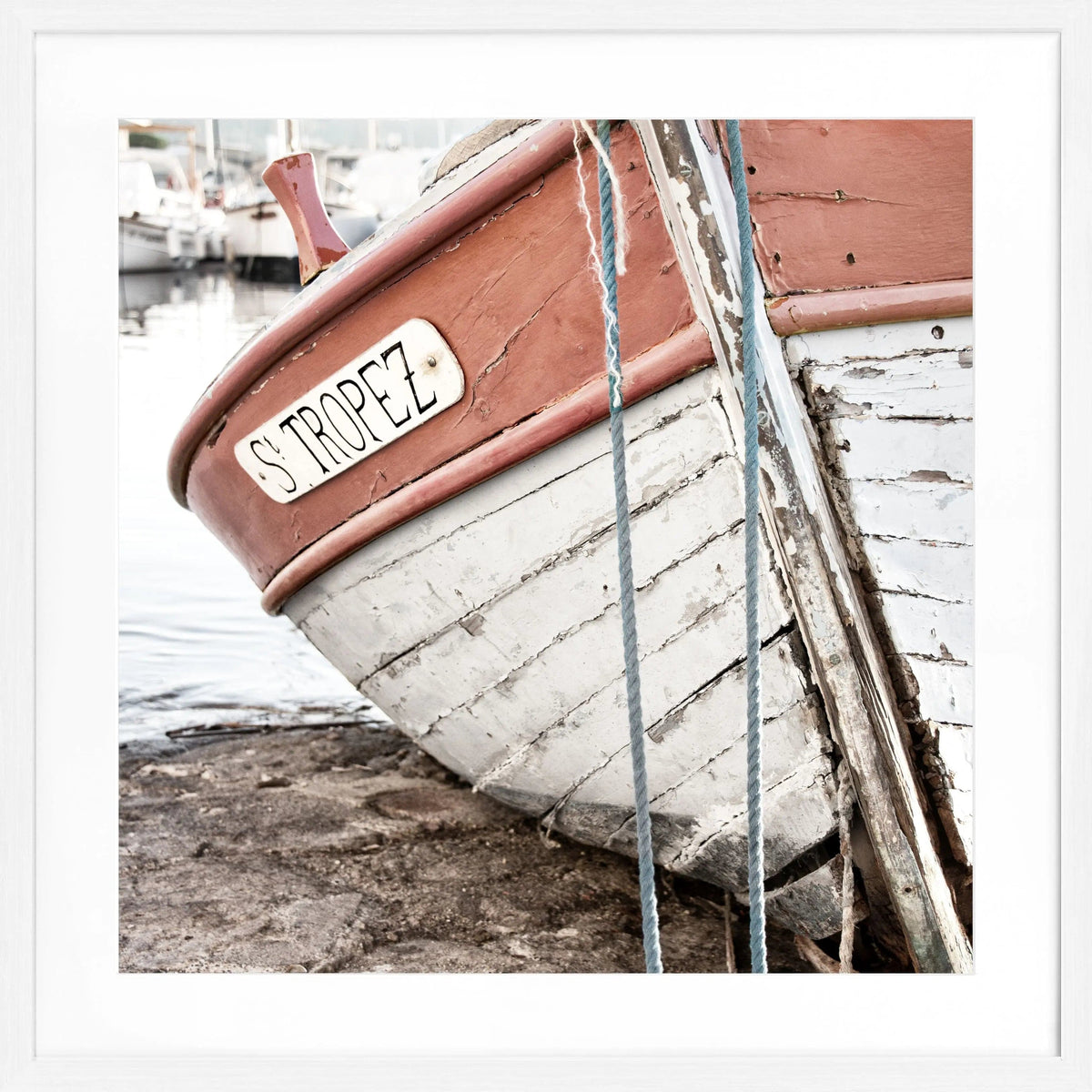 Schwarz-weiß Poster mit Rahmen, Fischerboot in Saint Tropez, Cosman-Photocollection, quadratisch 55x55cm, maritime Motiv