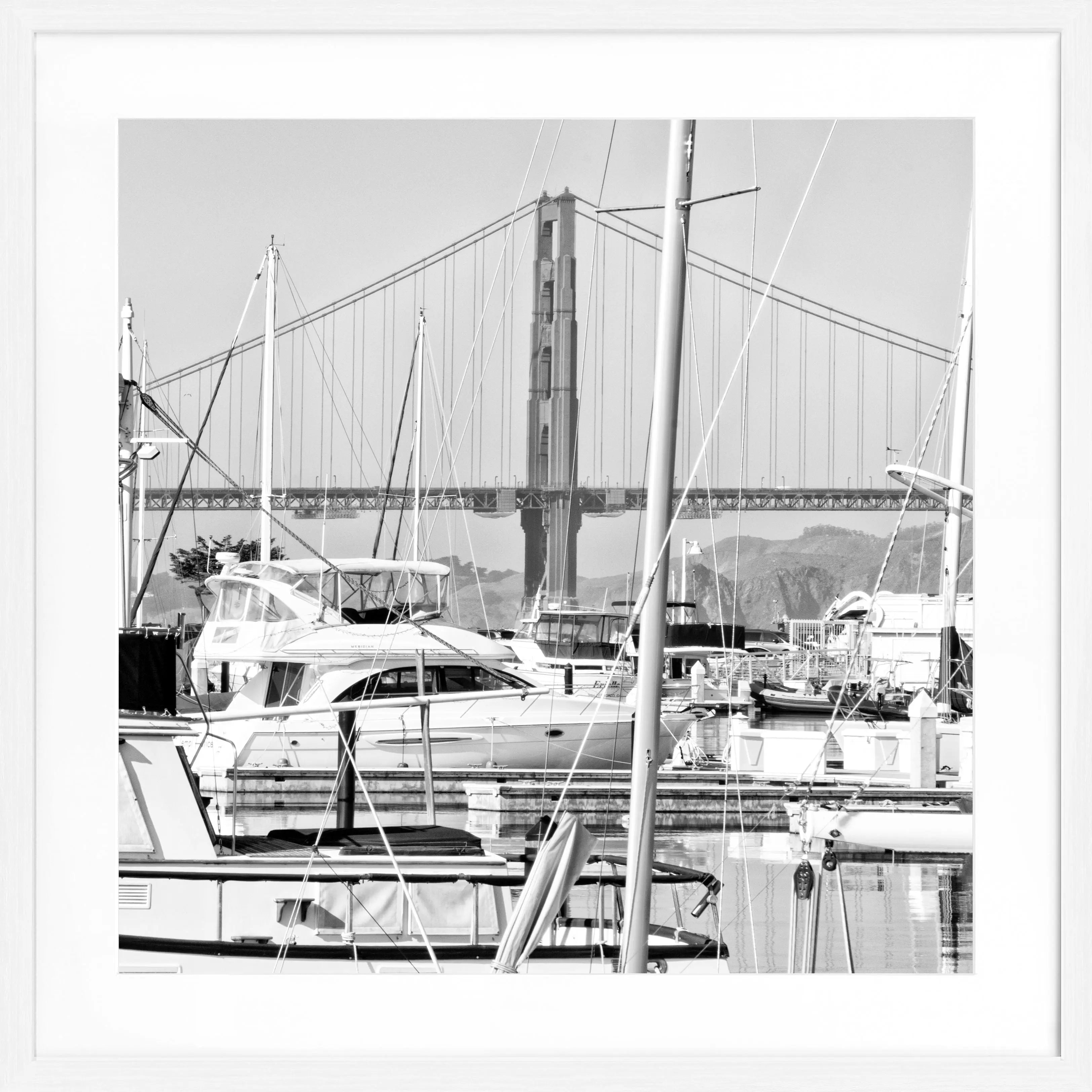 Schwarz-weiß Poster mit Rahmen von der Golden Gate Bridge in San Francisco, von Cosman-Photocollection, quadratisch 55x55cm