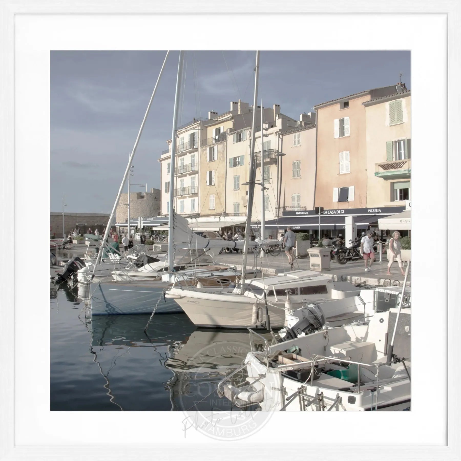 Schwarz-weiß Poster mit Rahmen »Hafen« Saint Tropez von Cosman-Photocollection, quadratisches 55x55cm Wandbild