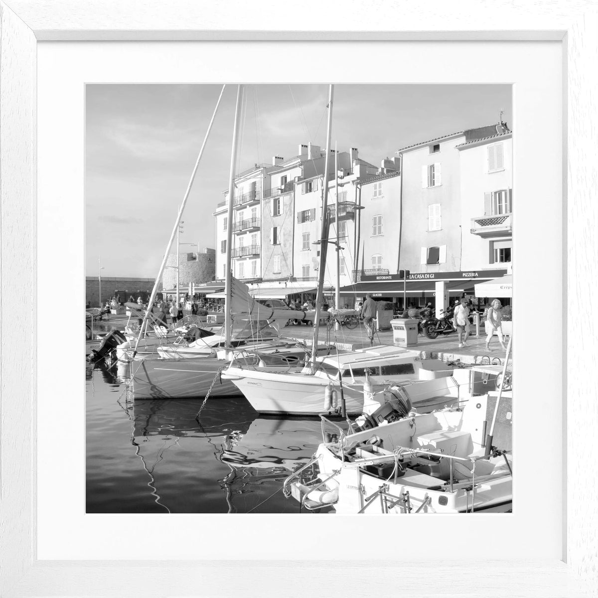 Schwarz-weiß Poster »Hafen« mit Rahmen von Cosman-Photocollection, quadratisches 55x55cm Motiv von Saint Tropez.