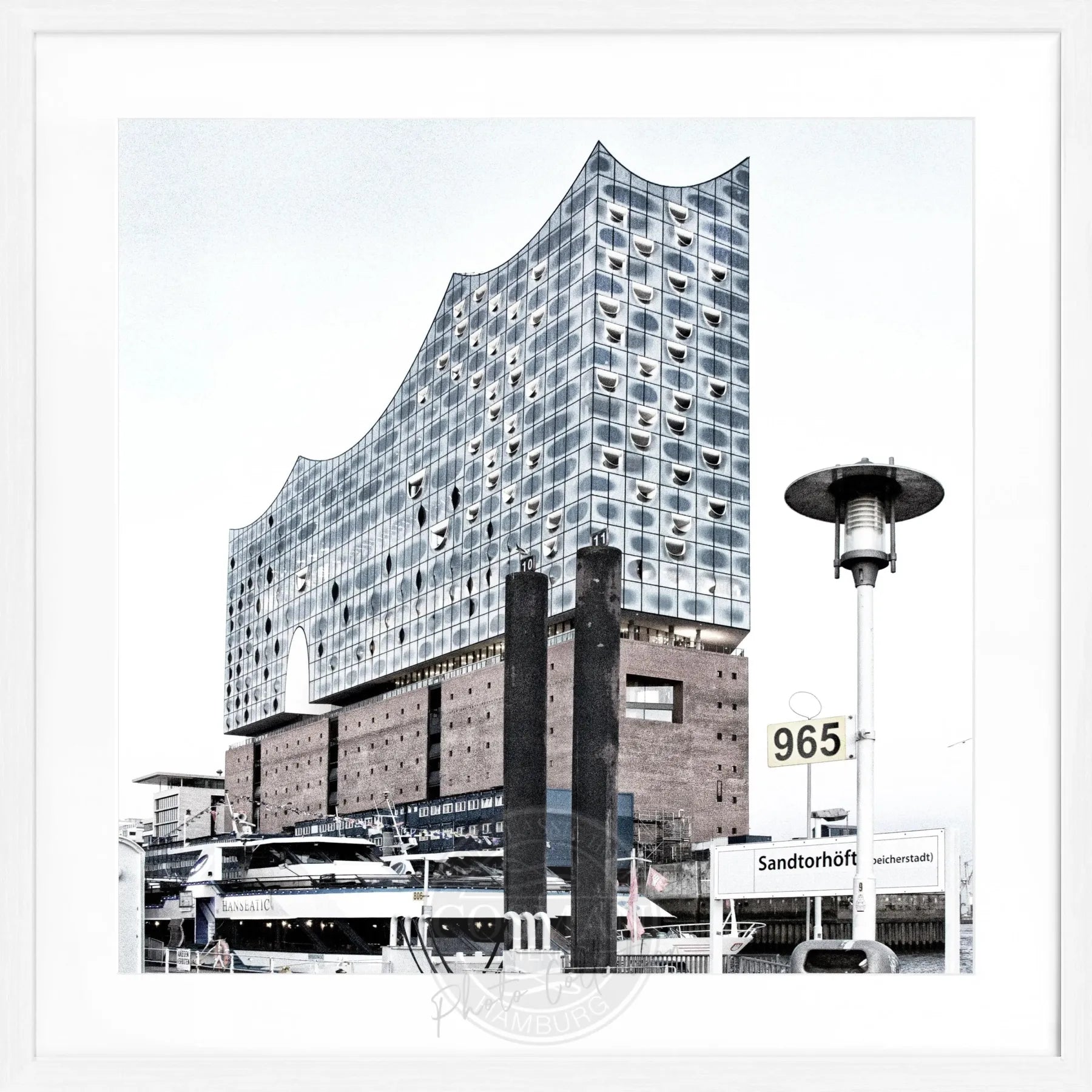 Schwarz-weiß Poster mit Rahmen, Hamburg Elbphilharmonie, von Cosman-Photocollection, quadratisch 55x55cm, Wanddekoration