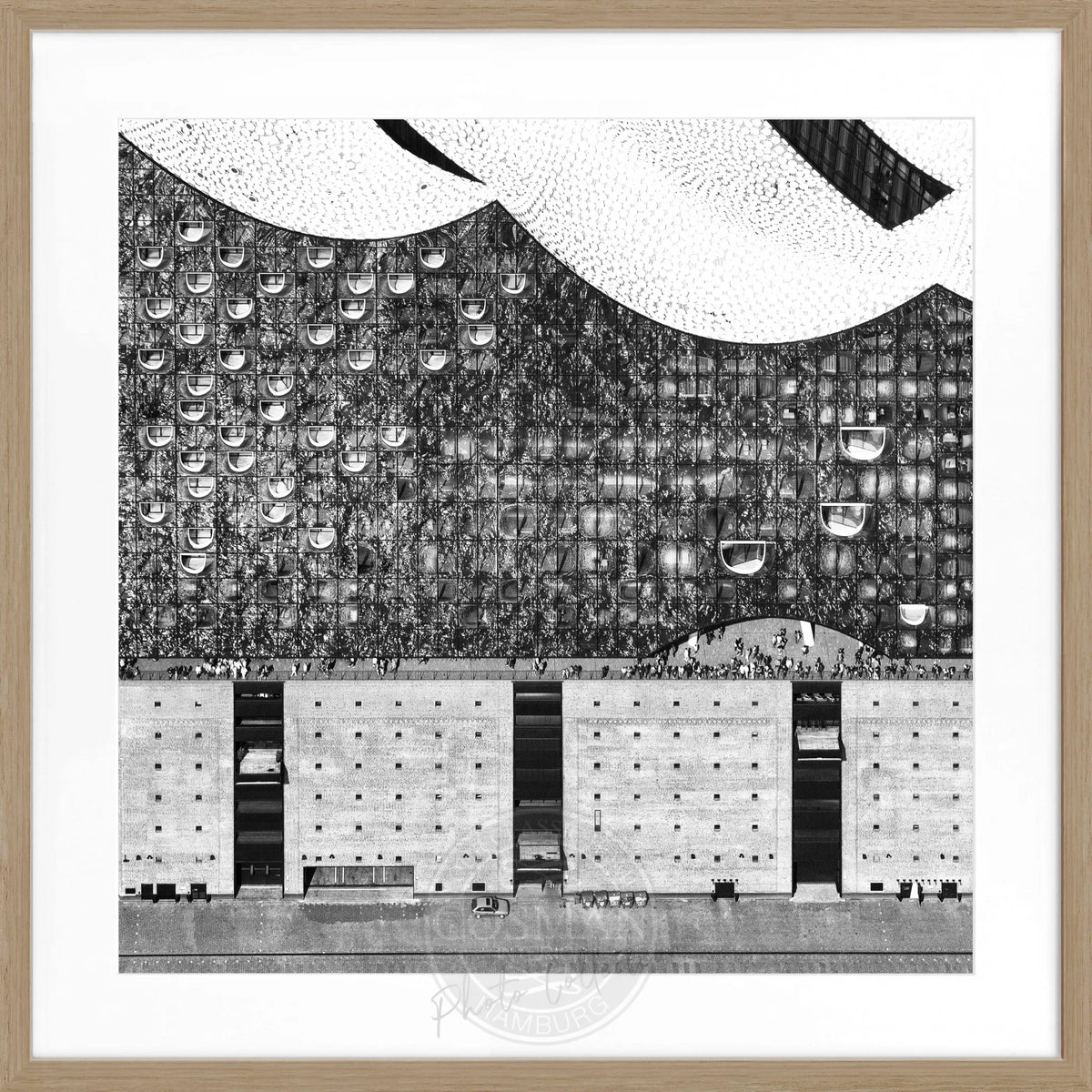 Schwarz-weiß Poster mit Rahmen von Cosman-Photocollection, Hamburg 'Elphi' Motiv, quadratisch, 55x55 cm