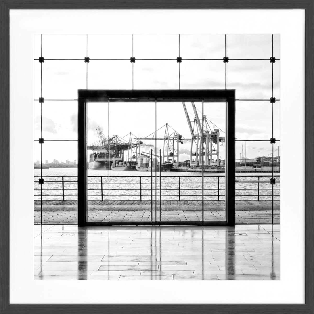 Schwarz-weißes Hamburg-Poster mit Rahmen, quadratisches Format 55x55cm, von Cosman-Photocollection, Wanddekoration.
