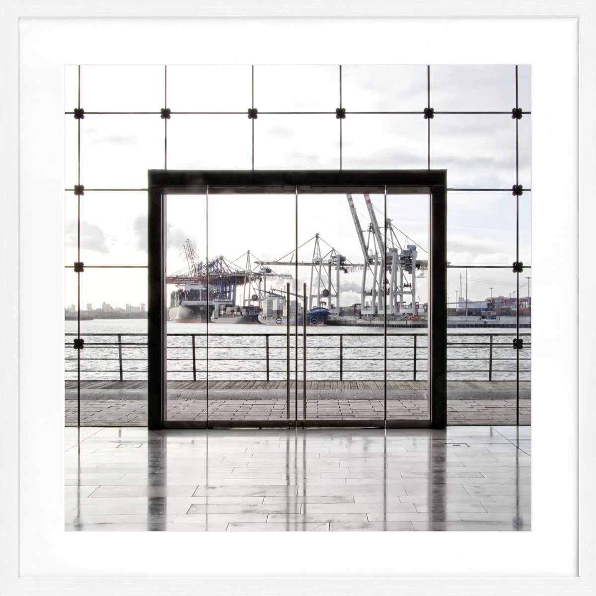 Schwarz-weiß Poster mit Rahmen von Cosman-Photocollection, Hamburg Stadtbild, quadratisch, 55x55cm, kunstvolles Wandbild