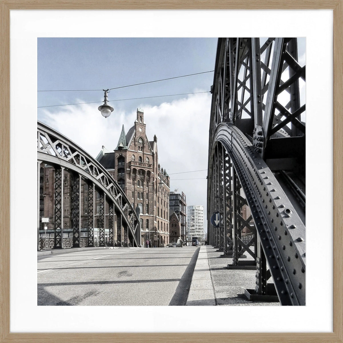 Schwarz-weiß Poster mit Rahmen von Hamburg Speicherstadt, quadratisches Fotomotiv, 55x55cm, von Cosman-Photocollection