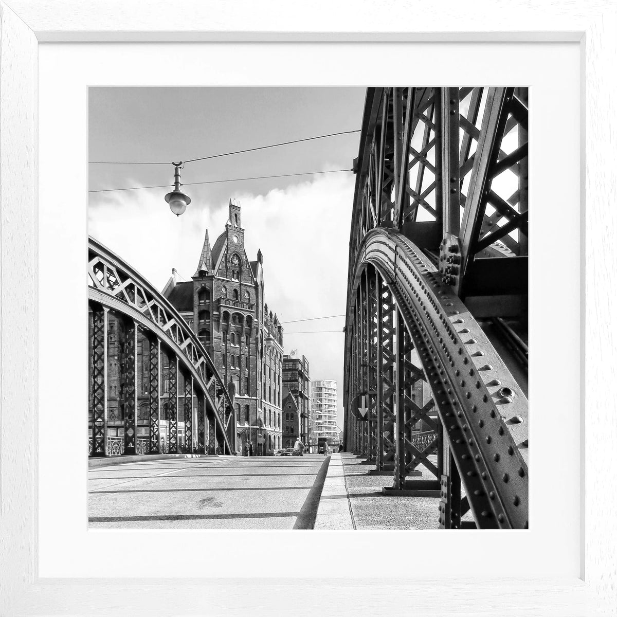 Schwarz-weiß Poster mit Rahmen von Hamburg Speicherstadt, quadratisches Wandbild von Cosman-Photocollection, 55x55 cm