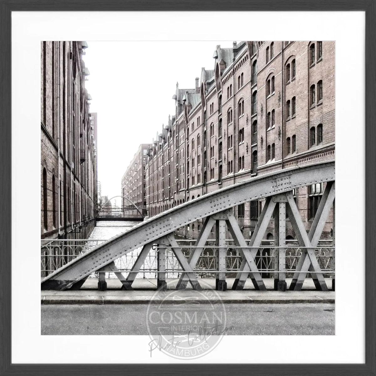 Schwarz-weiß Poster mit Rahmen von Cosman-Photocollection, Hamburg Speicherstadt, quadratisch, 55x55cm, urbanes Stadtmotiv
