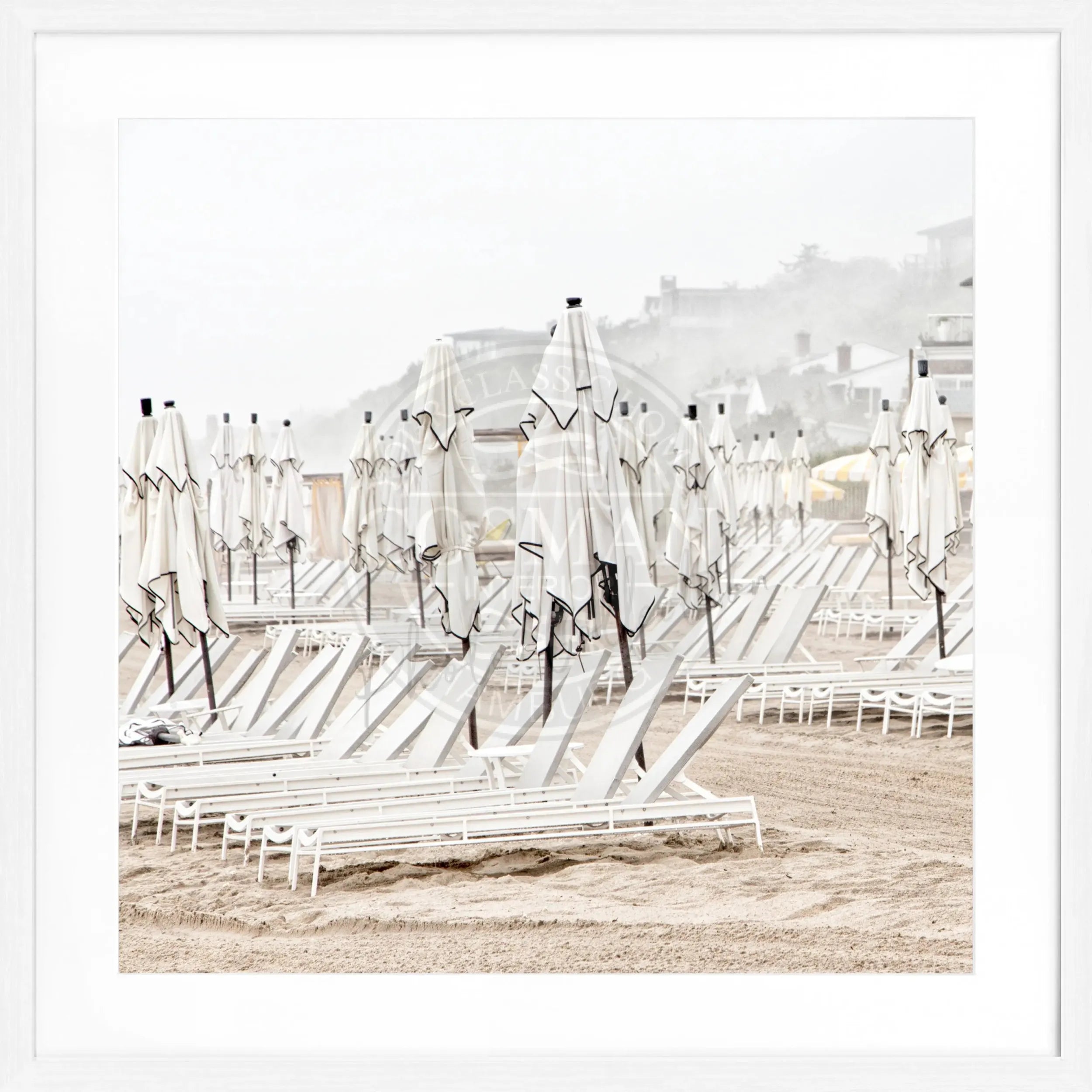 Schwarz-weiß Poster mit Rahmen, Hamptons Long Island Beach, Cosman-Photocollection, quadratisch 55x55cm, Meeresmotiv