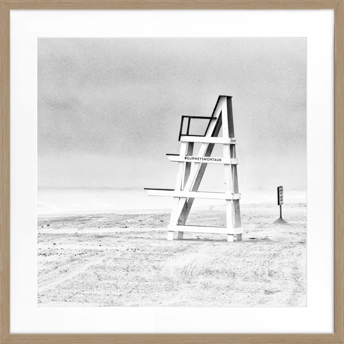 Schwarz-weiß Poster mit Rahmen, Hamptons Long Island Beach Motiv, quadratisch, 55x55cm, von Cosman-Photocollection